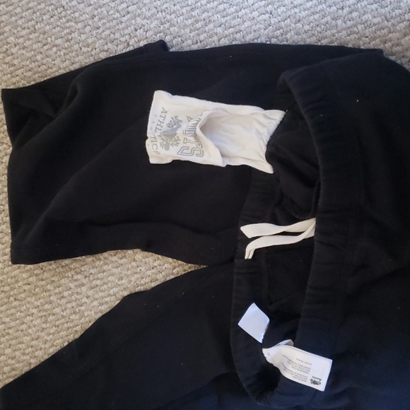 Roots black sweatpants with pockets - Picture 4 of 4